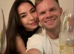 Heboh! Manohara Putus dari Kristian Hansen