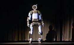 Hyundai Bakal Bangun 30.000 Robot Humanoid Atlas Bekerja di Pabrik Komponen Otomotif