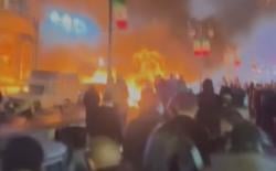 Demonstrasi di Iran Tak Terkendali, Masjid-Masjid Dibakar