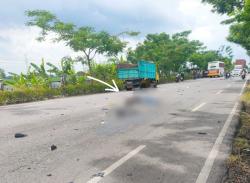 Kecelakaan Maut di Jalan Bojonegoro-Babat, Pemotor Tewas Ditabrak Minibus<
