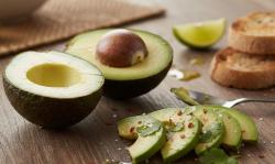 Kenapa Banyak Ahli Sarankan Makan Alpukat? Ini Jawabannya