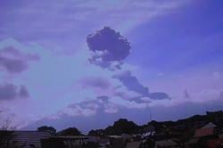 Gunung Marapi Meletus Hari Ini, Muntahkan Kolom Abu Setinggi 1.600 Meter<