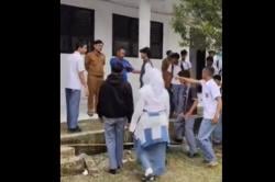 Kronologi Guru di Tanjab Timur Dikeroyok Siswa SMK, Berawal Teguran<