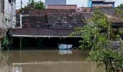 Sungai Cidurian Meluap, Perumahan Taman Cikande Tangerang Masih Terendam Air