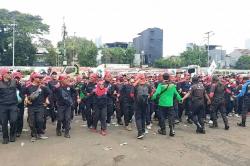 Buruh Kompak Buat Koreo Barisan Perjuangan saat Demo di DPR, Ini Penampakannya