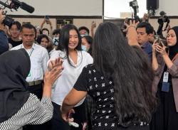 Laras Faizati Nangis usai Divonis tapi Bebas, Singgung Keadilan di Indonesia