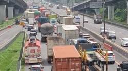 Libur Isra Mikraj, Tol Jakarta-Cikampek dan MBZ Macet Parah hingga 5 Km