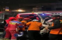 Kecelakaan di Purwokerto, Sopir Dump Truk Luka Berat usai Tertabrak Tronton<