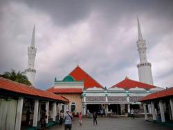 Wisata Religi Masjid Keramat Luar Batang, Jelajah Jakarta Tempo Dulu di Sini!