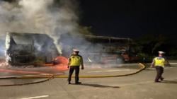 Bus PO Rosalia Indah Terbakar di Tol Sragen, Penumpang Panik<