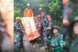 Evakuasi Jenazah Korban Pesawat ATR 42-500, Tim SAR Menginap di Gunung Bulusaraung<