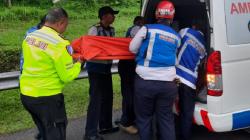 2 Truk Tabrakan di Tol Cipularang, Kernet Tewas Terjepit<