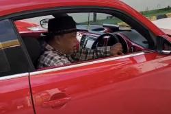 Viral Eggi Sudjana Nyetir Mobil Mewah di Malaysia, Ini Penjelasan Pengacara