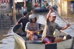 Banjir Pekalongan Belum Surut hingga Hari Ke-5, Warga Mulai Diare dan Gatal-Gatal<