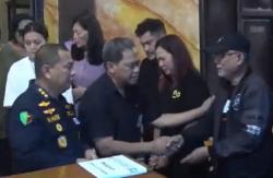 Isak Tangis Iringi Pemulangan Jenazah Florencia Pramugari Pesawat ATR ke Jakarta<