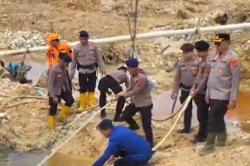 8 Korban Tewas Longsor Tambang Emas Liar di Sarolangun Dievakuasi, 4 Luka Berat<