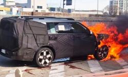 Prototipe Hyundai Santa Fe Facelift Terbakar saat Diuji Coba