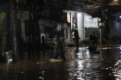 Update Banjir Jakarta, 106 RT dan 14 Ruas Jalan Terendam