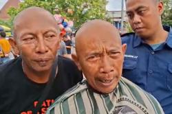 Syukuran Bupati Sudewo Ditangkap KPK, Warga Pati Cukur Gundul<