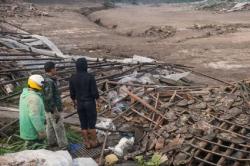 Longsor di Cisarua Bandung Barat Timbun 30 Rumah, 82 Orang Masih Hilang<