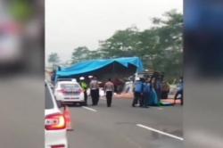 Detik-Detik Kecelakaan Beruntun 4 Kendaraan di Tol Cisumdawu Tewaskan 3 Orang