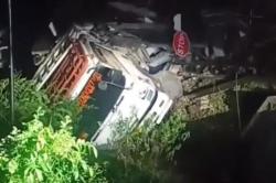 Kecelakaan Kereta Api Tabrak Truk di Pelintasan Kutowinangun Kebumen, Pos Jaga Hancur<