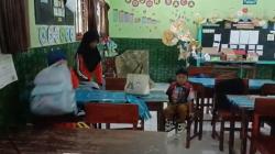 Kisah Pilu Siswi SD di Kulonprogo, Sekolah Sambil Momong Adik karena Ibunda Derita Kanker<