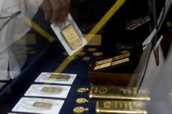 Harga Emas Antam Hari Ini Anjlok Rp183.000, Jadi Rp2.844.000 per Gram