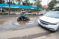 Potret Jalanan Jakarta Rusak Parah