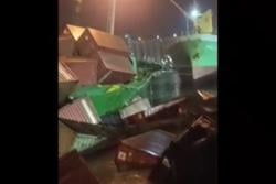 Kapal Angkut Kontainer Oleng di Tanjung Perak, 1 Pekerja Tewas<