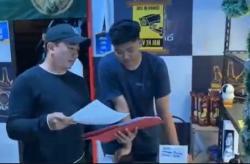 Polisi Gerebek Showroom Motor Vespa di Pasuruan, Diduga Jual Miras Ilegal<