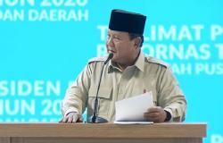 Kelakar Prabowo Sempat Ambil Kacamata saat Beri Taklimat: Saya Sudah Penuhi Syarat Lansia