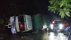 Truk Timpa Mobil Brio Bawa Satu Keluarga di Pangkep, 3 Orang Tewas 2 Luka-Luka<