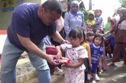 MNC Peduli Salurkan Makanan-Mainan Edukatif ke Posyandu Kurnia Sukabumi
