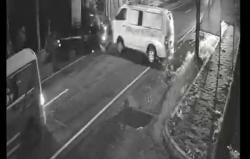 Kecelakaan di Jember, Pikap Tabrak Ambulans hingga Ringsek <