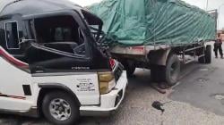 Kecelakaan Beruntun di Cirebon, Gandengan Truk Semen Lepas Tabrak 3 Kendaraan<