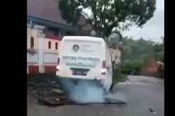 Mobil SPPG di Kebumen Tabrak Pagar Sekolah, Sopir Diduga Mabuk<