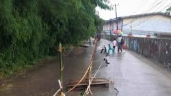 Jalan Utama di Desa Purwadana Karawang Kian Ambles, Warga Cemas Akses Terputus<