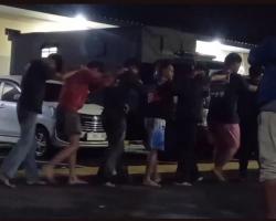 Ratusan Warga Cegat Konvoi Geng Motor Pelajar di Cirebon, 4 Motor Dibakar<