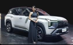 Melantai di IIMS 2026, Intip Perbedaan Mitsubishi Destinator Edisi Anniversary dengan Model Standar