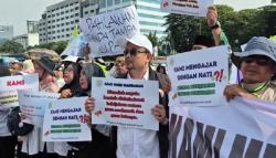 Ratusan Guru Madrasah Demo di Depan Gedung DPR, Tuntut Kesejahteraan dan Diangkat Jadi PPPK