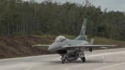 Penampakan Pesawat Tempur dan Helikopter TNI AU Mendarat di Tol Trans Sumatera<