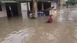 Banjir Jember Meluas, Ratusan Rumah Terendam hingga Setinggi Dada Orang Dewasa<