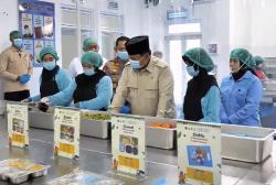 Cek SPPG Polri, Prabowo Intip Proses Masak Selat Solo hingga Tinjau Hidroponik