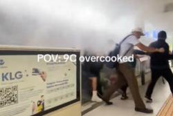 Viral Bus Transjakarta Keluar Asap di Halte Pancoran, Penumpang Berhamburan