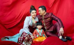 Setahun Dirahasiakan, Tina Toon Bagikan Potret Anak di Momen Imlek