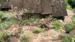 Hujan Deras, Tebing Longsor di Kulonprogo Terjang Rumah Warga<