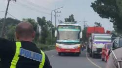 Nekat Mabuk Miras Saat Bawa 61 Penumpang, Sopir dan Kernet Bus Ditangkap di Jombang<