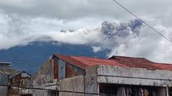 Gunung Marapi Kembali Meletus, Hujan Abu Guyur Sejumlah Wilayah di Sumbar<