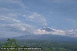 Gunung Semeru Erupsi Hari Ini, Tinggi Kolom Abu Capai 800 Meter<